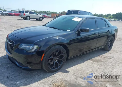 2019 Chrysler 300 Touring z USA, uszkodzony, nr VIN 2C3CCAAG0KH613471